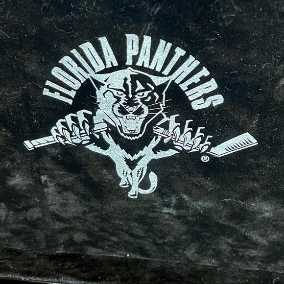 Florida Panthers Carbon Fiber Jewelry Box - Picture 3 of 8